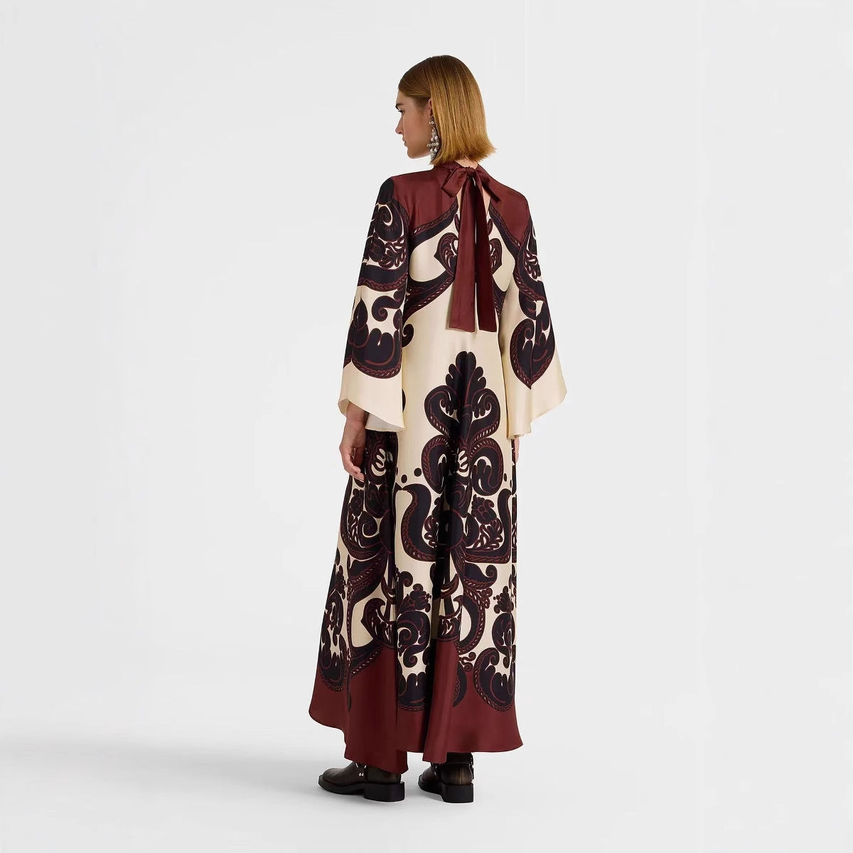 Middle Eastern dress with cross-border ethnic style