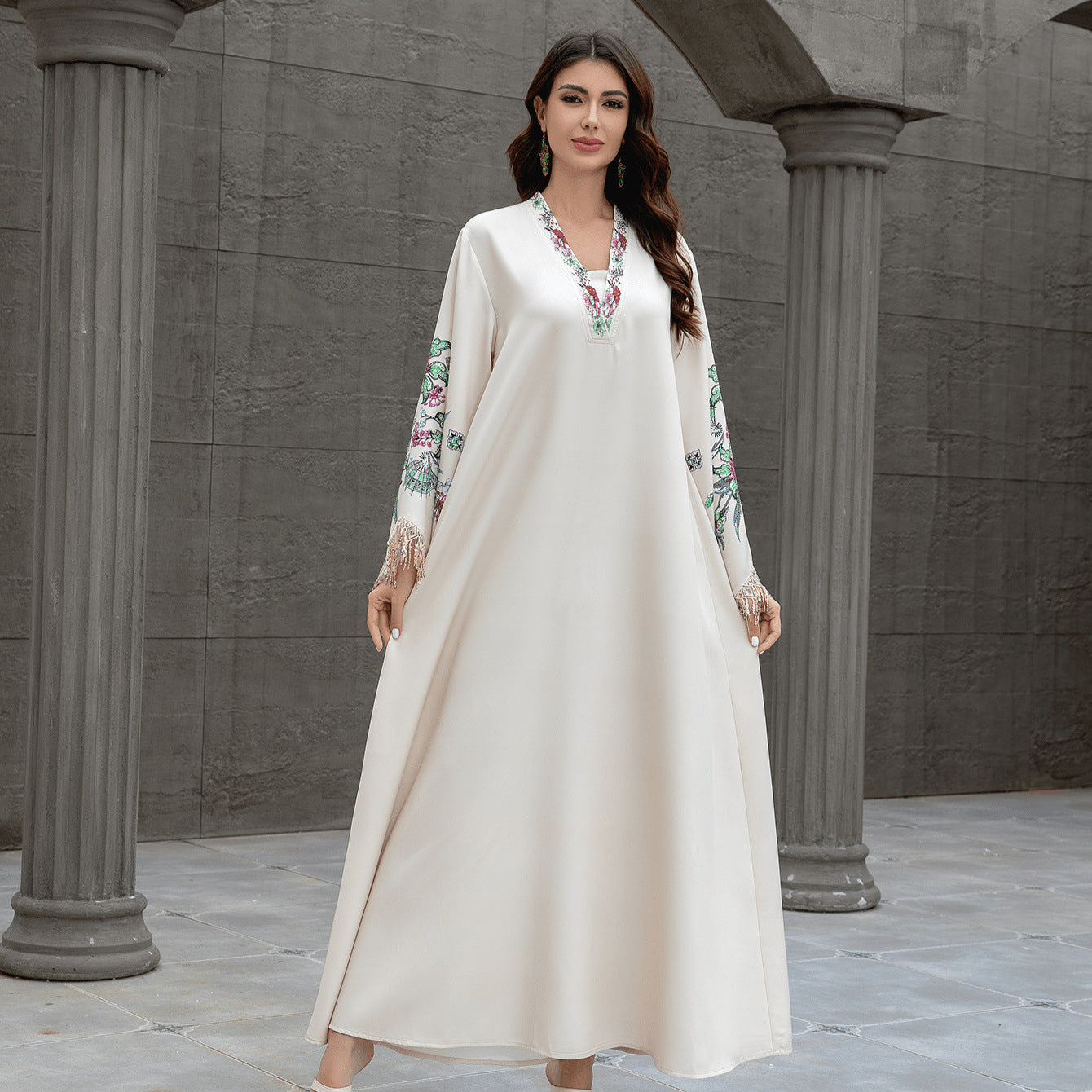 Robe V Neck Embroidered Arabic Dress
